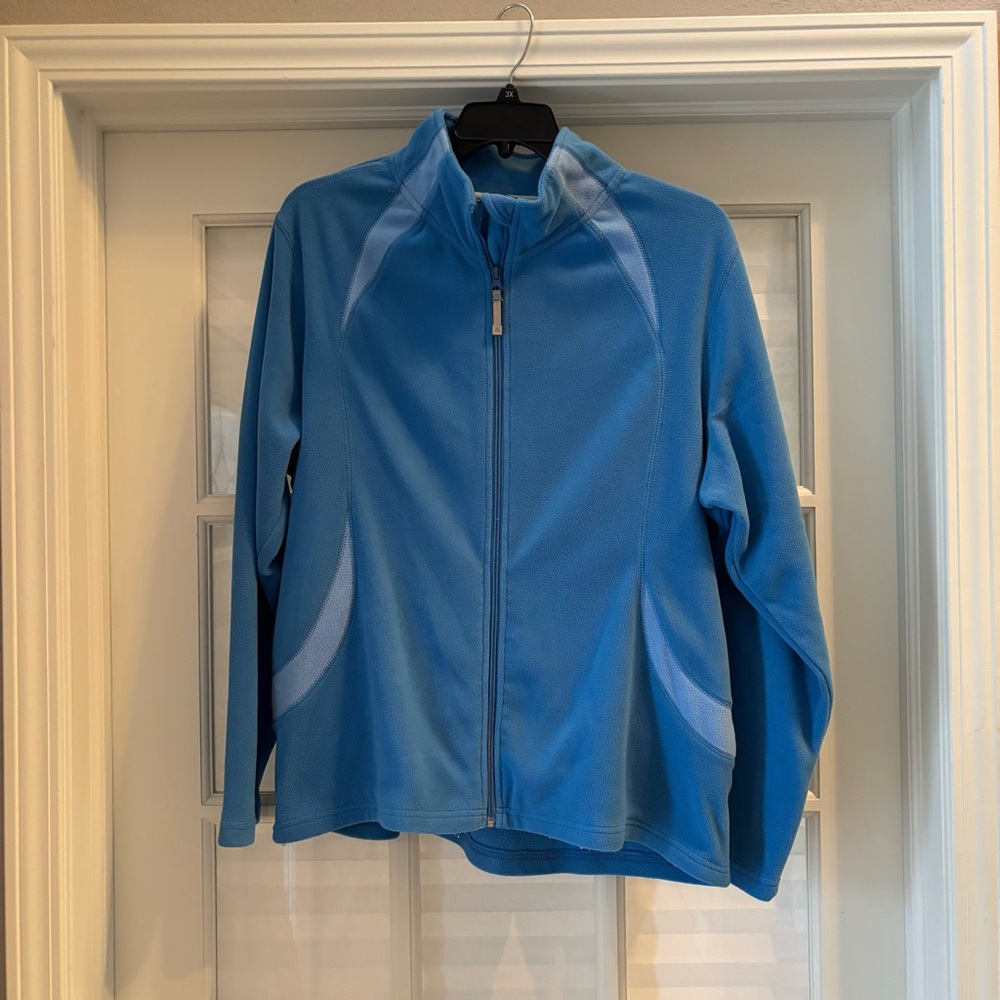 Snozu fleece in blue with light blue detail